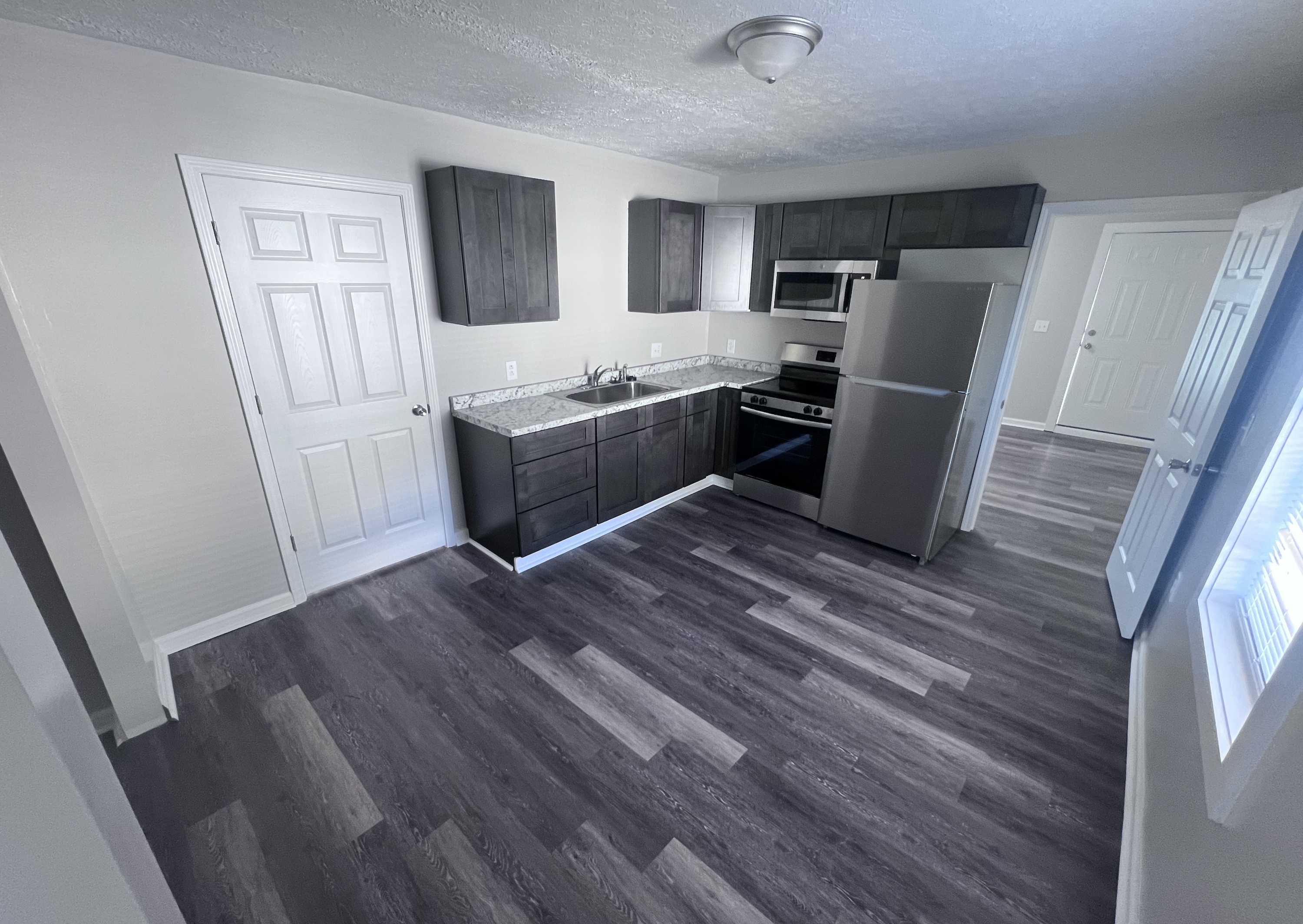 301-303 Swigert Avenue - 303